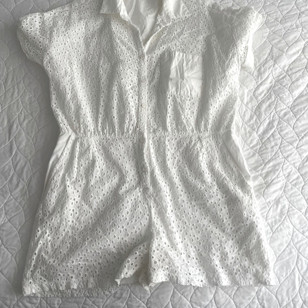 White eyelet short romper -Zara size L